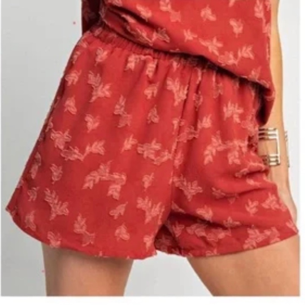 NWT Easel Textured Shorts Size Large Inseam 3.5" Rust Red Color
